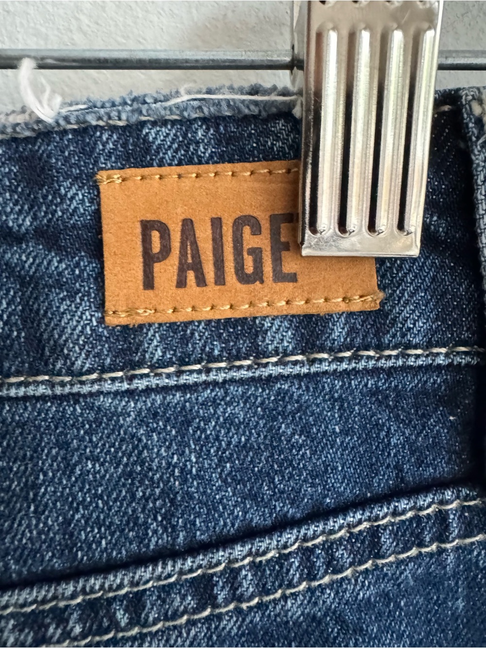 PAIGE Denim Mini Skirt Women’s Size 27 Raw Hem Medium Wash Jean Skirt NWT - Picture 5 of 8